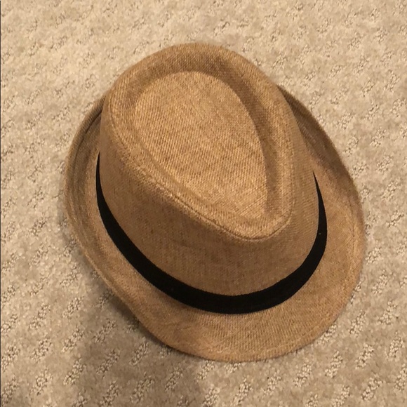 Fedora - Picture 1 of 2